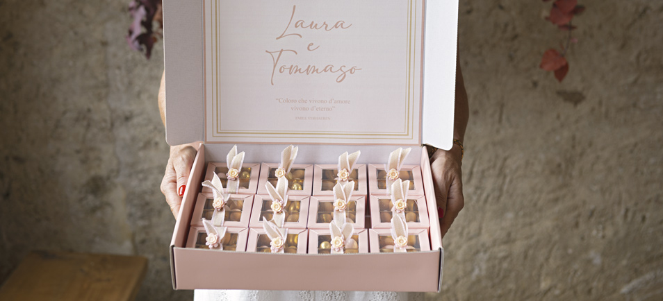 Elegant wedding favor boxes - Cameo Rose 